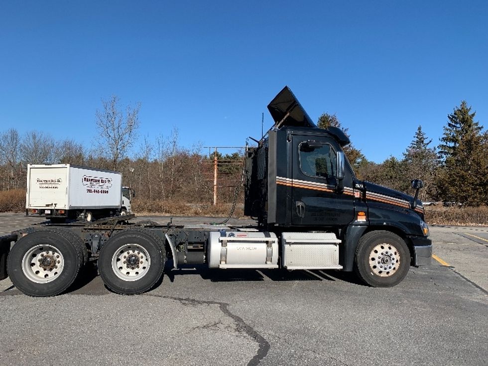 Day Cab Tractor-Heavy Duty Tractors-Freightliner-2019-Cascadia 12564ST-Norton-MA-453,524\n\t\tmiles-$ 41,500 - Image 8