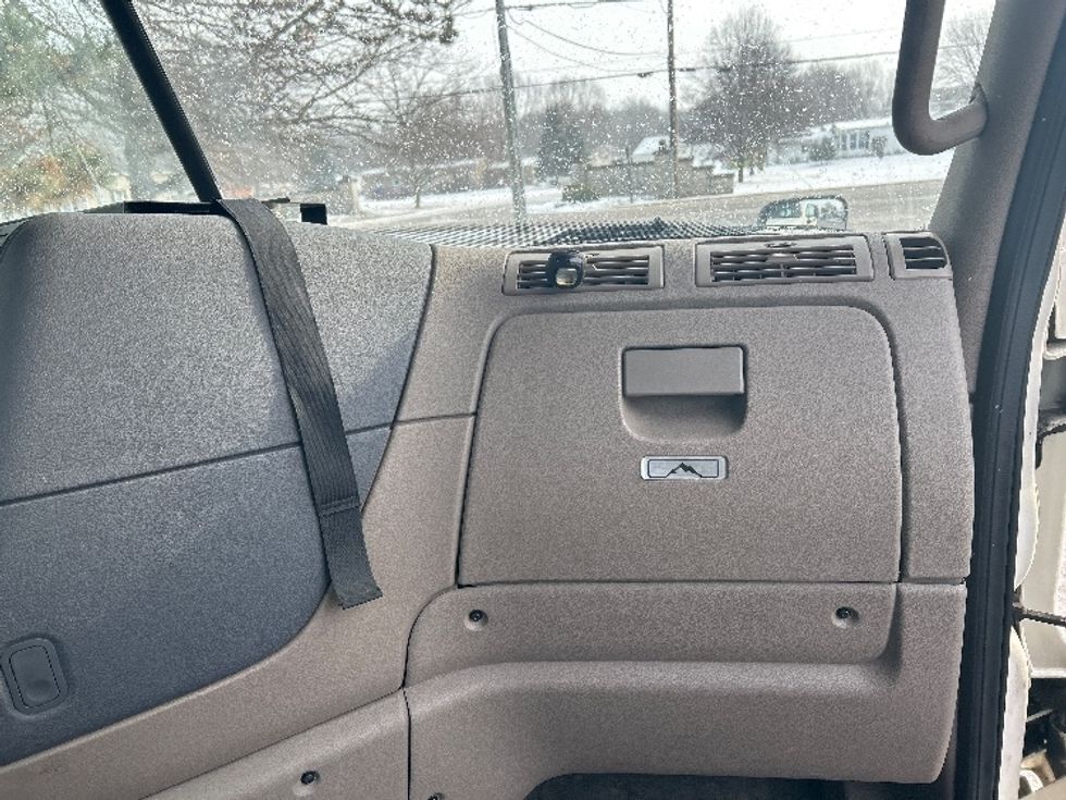 Day Cab Tractor-Heavy Duty Tractors-Freightliner-2019-Cascadia 12564ST-Norwalk-OH-543,632\n\t\tmiles-$ 30,500 - Image 13