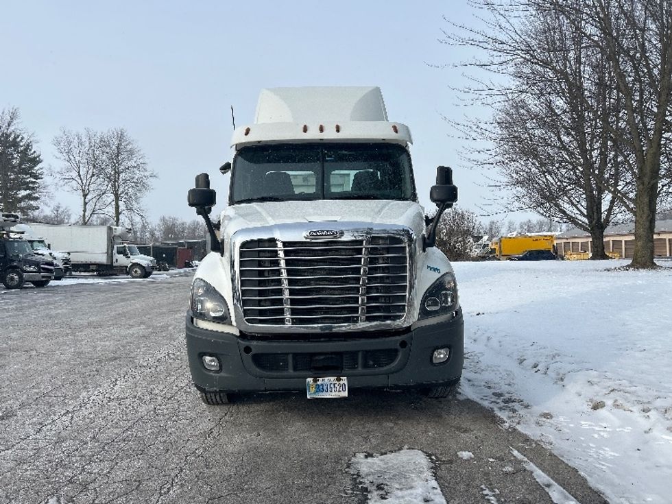 Day Cab Tractor-Heavy Duty Tractors-Freightliner-2019-Cascadia 12564ST-Norwalk-OH-543,632\n\t\tmiles-$ 30,500 - Image 2