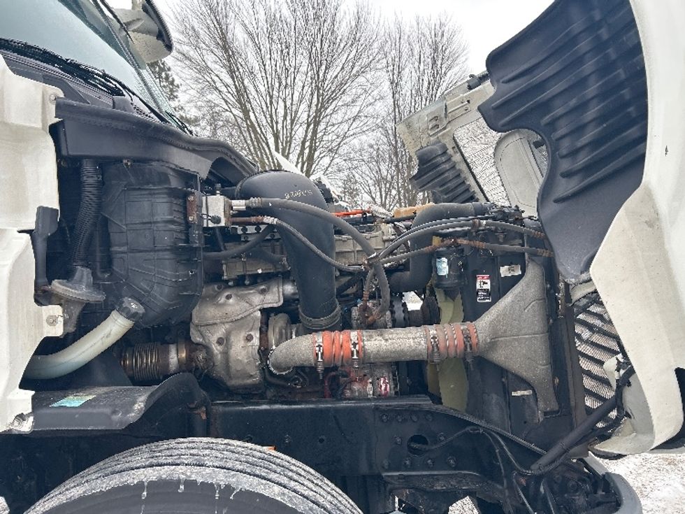 Day Cab Tractor-Heavy Duty Tractors-Freightliner-2019-Cascadia 12564ST-Norwalk-OH-598,714\n\t\tmiles-$ 28,250 - Image 15