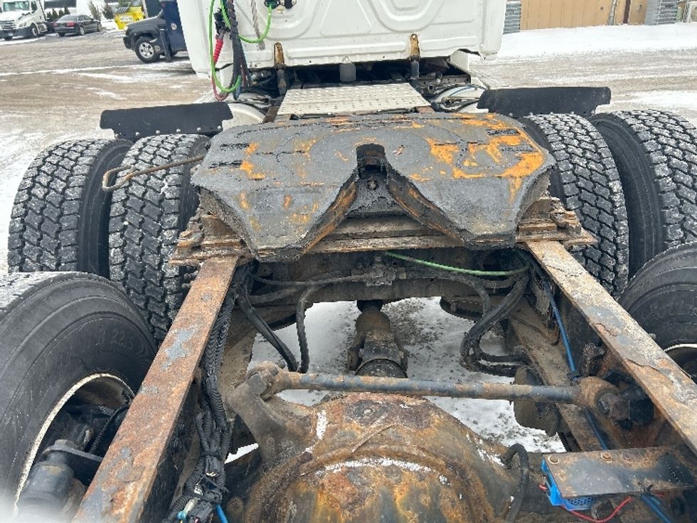 Day Cab Tractor-Heavy Duty Tractors-Freightliner-2019-Cascadia 12564ST-Norwalk-OH-598,714\n\t\tmiles-$ 28,250 - Image 6