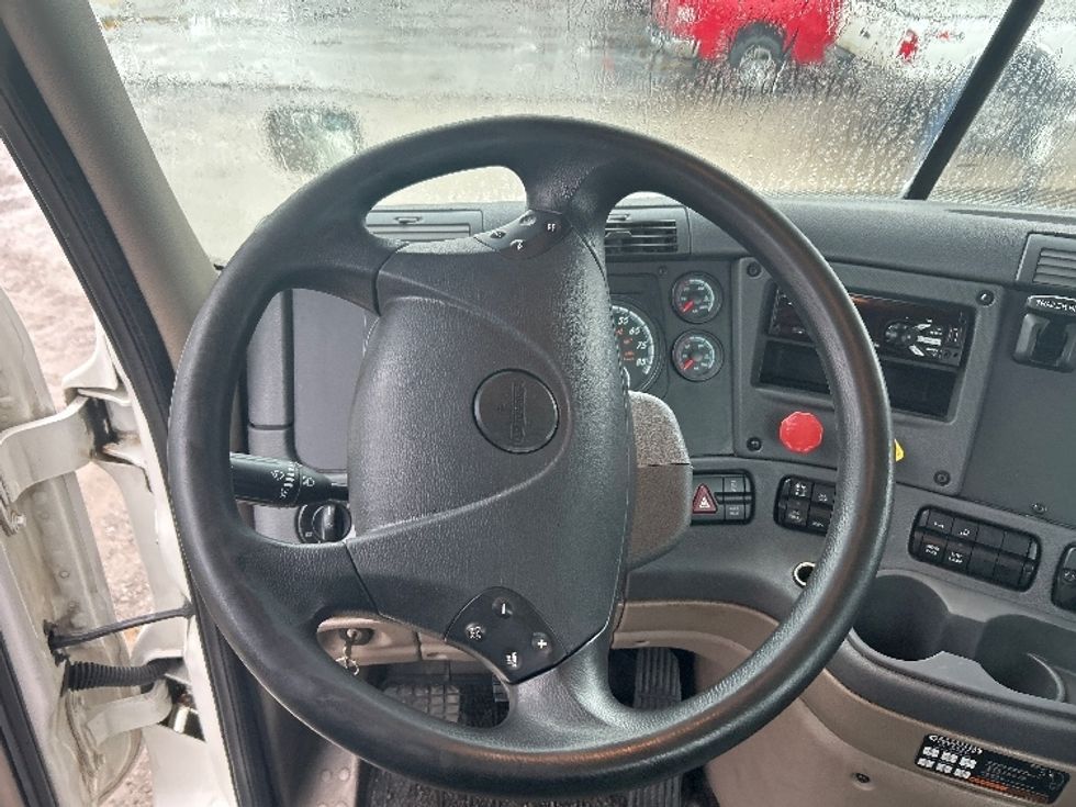 Day Cab Tractor-Heavy Duty Tractors-Freightliner-2019-Cascadia 12564ST-Norwalk-OH-609,112\n\t\tmiles-$ 28,250 - Image 11
