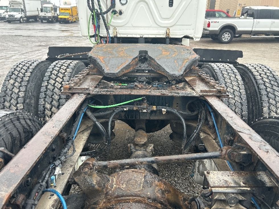 Day Cab Tractor-Heavy Duty Tractors-Freightliner-2019-Cascadia 12564ST-Norwalk-OH-609,112\n\t\tmiles-$ 28,250 - Image 6