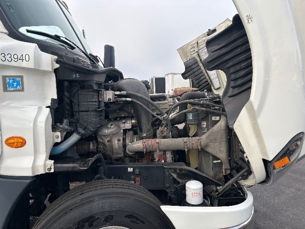 Day Cab Tractor-Heavy Duty Tractors-Freightliner-2019-Cascadia 12564ST-Obetz-OH-593,422\n\t\tmiles-$ 27,750 - Image 15