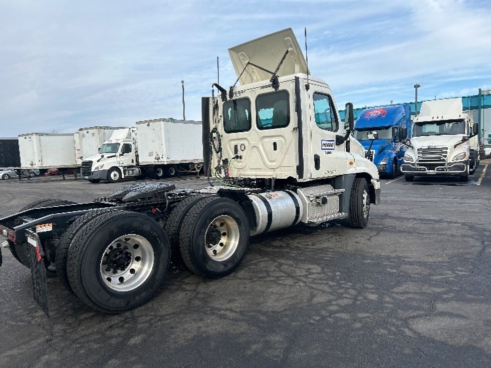 Day Cab Tractor-Heavy Duty Tractors-Freightliner-2019-Cascadia 12564ST-Obetz-OH-593,422\n\t\tmiles-$ 27,750 - Image 7