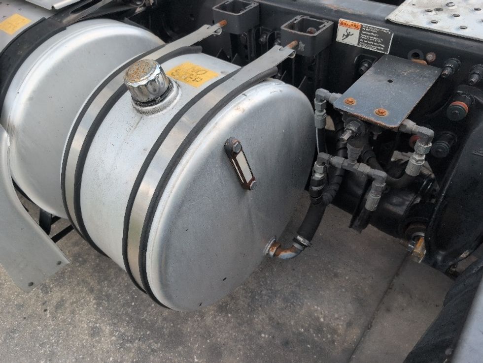 Day Cab Tractor-Heavy Duty Tractors-Freightliner-2019-Cascadia 12564ST-Ocala-FL-680,774\n\t\tmiles-$ 21,750 - Image 17