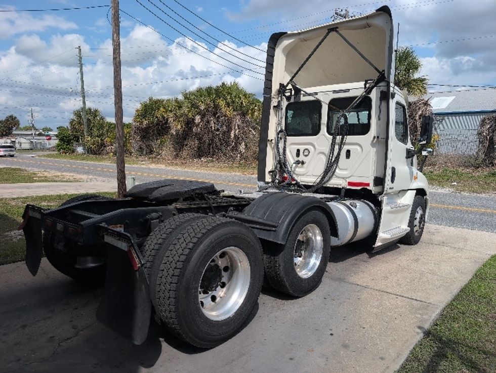 Day Cab Tractor-Heavy Duty Tractors-Freightliner-2019-Cascadia 12564ST-Ocala-FL-680,774\n\t\tmiles-$ 21,750 - Image 7