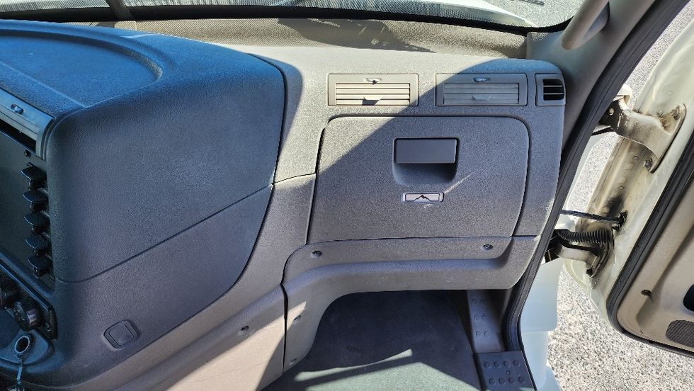 Day Cab Tractor-Heavy Duty Tractors-Freightliner-2019-Cascadia 12564ST-Ocala-FL-716,833\n\t\tmiles-$ 21,250 - Image 13