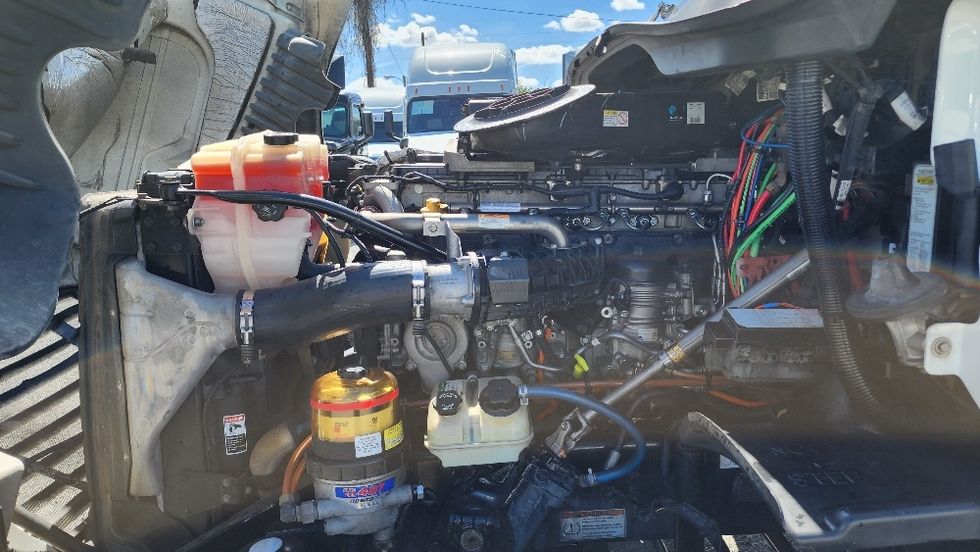 Day Cab Tractor-Heavy Duty Tractors-Freightliner-2019-Cascadia 12564ST-Ocala-FL-716,833\n\t\tmiles-$ 21,250 - Image 16