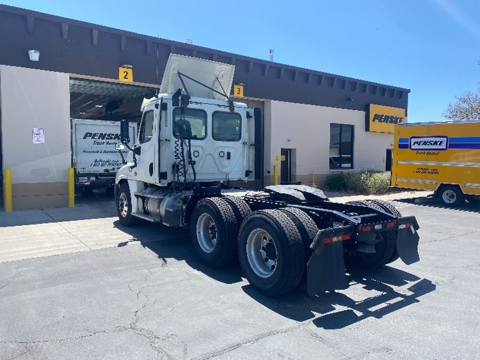 Day Cab Tractor-Heavy Duty Tractors-Freightliner-2019-Cascadia 12564ST-Ogden-UT-491,616\n\t\tmiles-$ 32,750 - Image 5