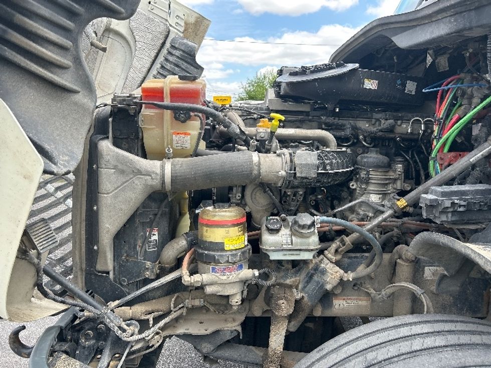 Day Cab Tractor-Heavy Duty Tractors-Freightliner-2019-Cascadia 12564ST-Omaha-NE-488,910\n\t\tmiles-$ 39,250 - Image 16