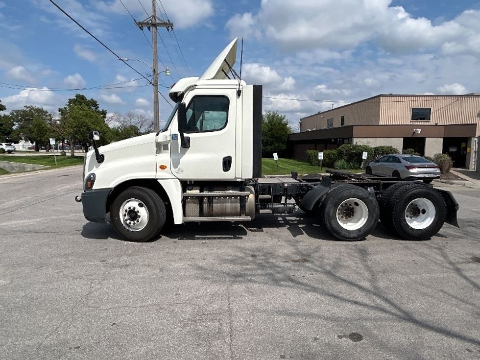 Day Cab Tractor-Heavy Duty Tractors-Freightliner-2019-Cascadia 12564ST-Omaha-NE-488,910\n\t\tmiles-$ 39,250 - Image 4