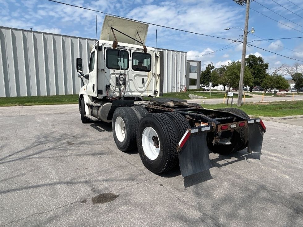 Day Cab Tractor-Heavy Duty Tractors-Freightliner-2019-Cascadia 12564ST-Omaha-NE-488,910\n\t\tmiles-$ 39,250 - Image 5