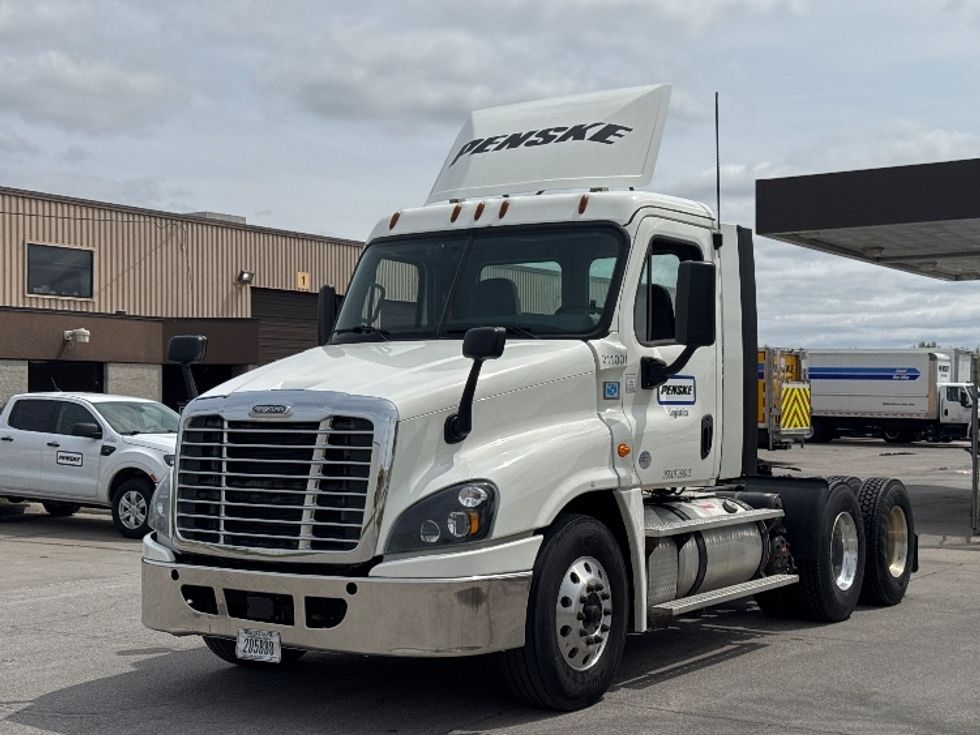 Day Cab Tractor-Heavy Duty Tractors-Freightliner-2019-Cascadia 12564ST-Omaha-NE-492,726\n\t\tmiles-$ 40,500 - Image 3