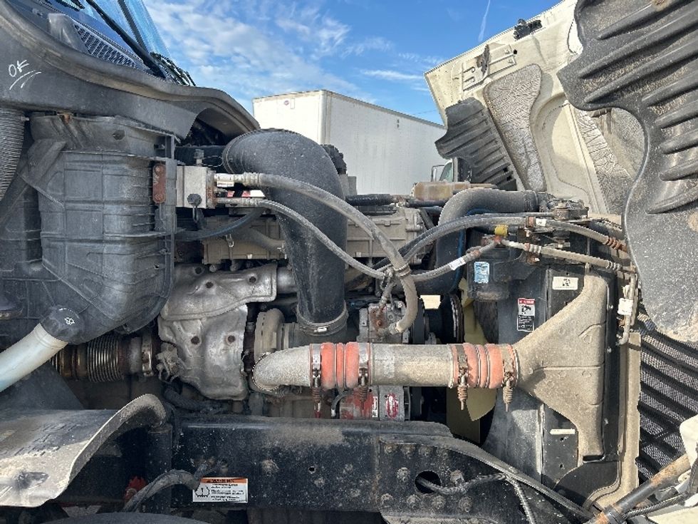 Day Cab Tractor-Heavy Duty Tractors-Freightliner-2019-Cascadia 12564ST-Parkersburg-WV-181,408\n\t\tmiles-$ 49,250 - Image 15