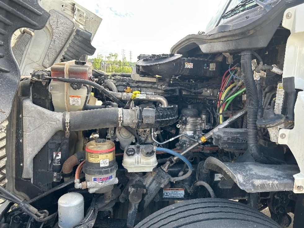 Day Cab Tractor-Heavy Duty Tractors-Freightliner-2019-Cascadia 12564ST-Parkersburg-WV-181,408\n\t\tmiles-$ 49,250 - Image 16