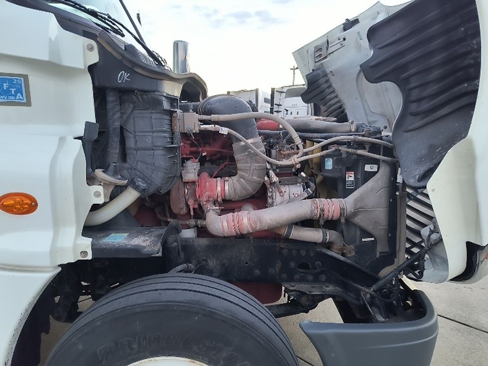 Day Cab Tractor-Heavy Duty Tractors-Freightliner-2019-Cascadia 12564ST-Parkersburg-WV-500,020\n\t\tmiles-$ 33,000 - Image 15