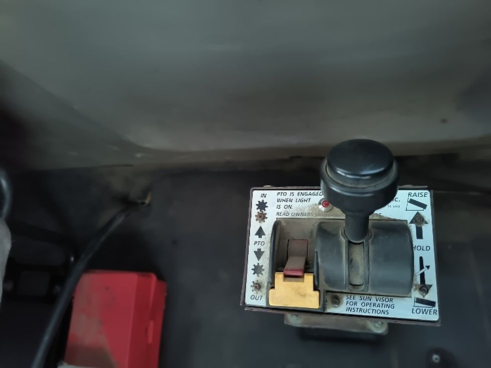 Day Cab Tractor-Heavy Duty Tractors-Freightliner-2019-Cascadia 12564ST-Parkersburg-WV-500,020\n\t\tmiles-$ 33,000 - Image 17