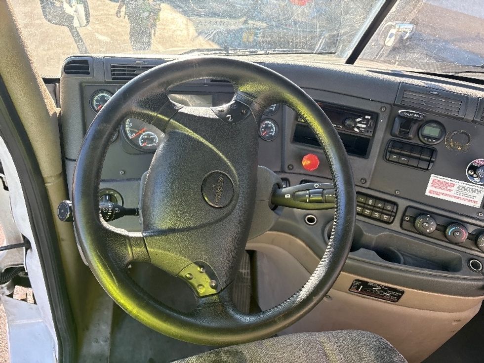 Day Cab Tractor-Heavy Duty Tractors-Freightliner-2019-Cascadia 12564ST-Pennsauken-NJ-374,136\n\t\tmiles-$ 38,500 - Image 11