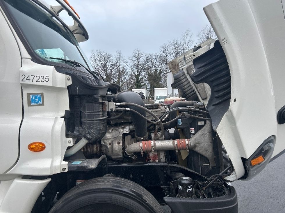 Day Cab Tractor-Heavy Duty Tractors-Freightliner-2019-Cascadia 12564ST-Pennsauken-NJ-375,672\n\t\tmiles-$ 39,250 - Image 15