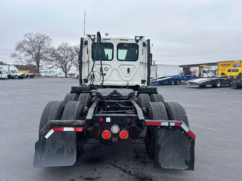 Day Cab Tractor-Heavy Duty Tractors-Freightliner-2019-Cascadia 12564ST-Pennsauken-NJ-375,672\n\t\tmiles-$ 39,250 - Image 17