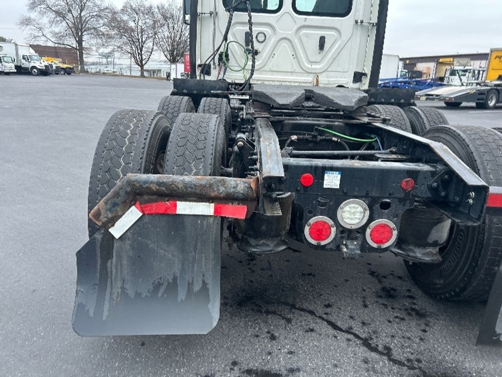 Day Cab Tractor-Heavy Duty Tractors-Freightliner-2019-Cascadia 12564ST-Pennsauken-NJ-375,672\n\t\tmiles-$ 39,250 - Image 20