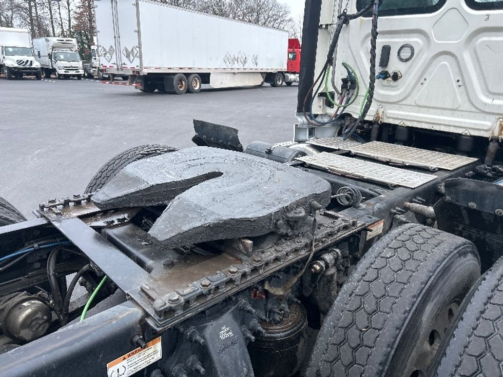 Day Cab Tractor-Heavy Duty Tractors-Freightliner-2019-Cascadia 12564ST-Pennsauken-NJ-375,672\n\t\tmiles-$ 39,250 - Image 21