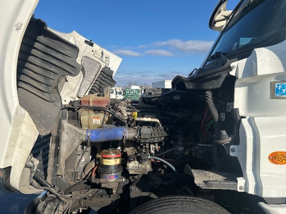 Day Cab Tractor-Heavy Duty Tractors-Freightliner-2019-Cascadia 12564ST-Pennsauken-NJ-402,939\n\t\tmiles-$ 37,250 - Image 16