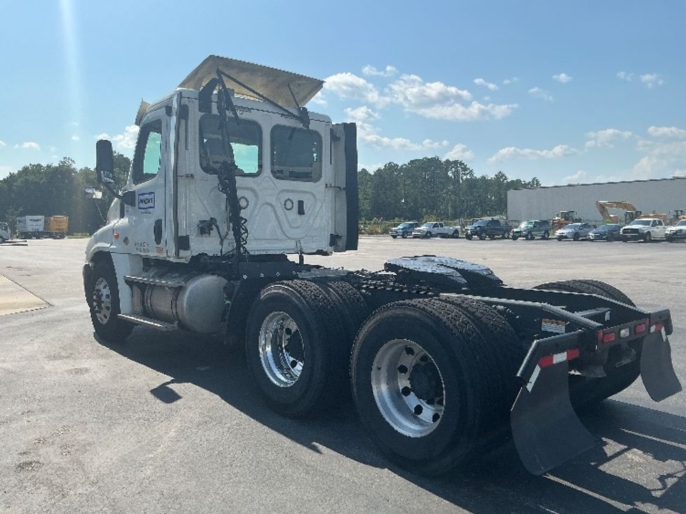 Day Cab Tractor-Heavy Duty Tractors-Freightliner-2019-Cascadia 12564ST-Pensacola-FL-225,731\n\t\tmiles-$ 49,000 - Image 5