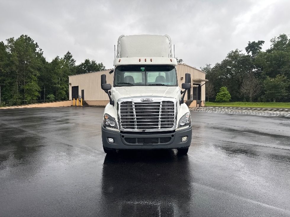 Day Cab Tractor-Heavy Duty Tractors-Freightliner-2019-Cascadia 12564ST-Pensacola-FL-599,725\n\t\tmiles-$ 23,500 - Image 2