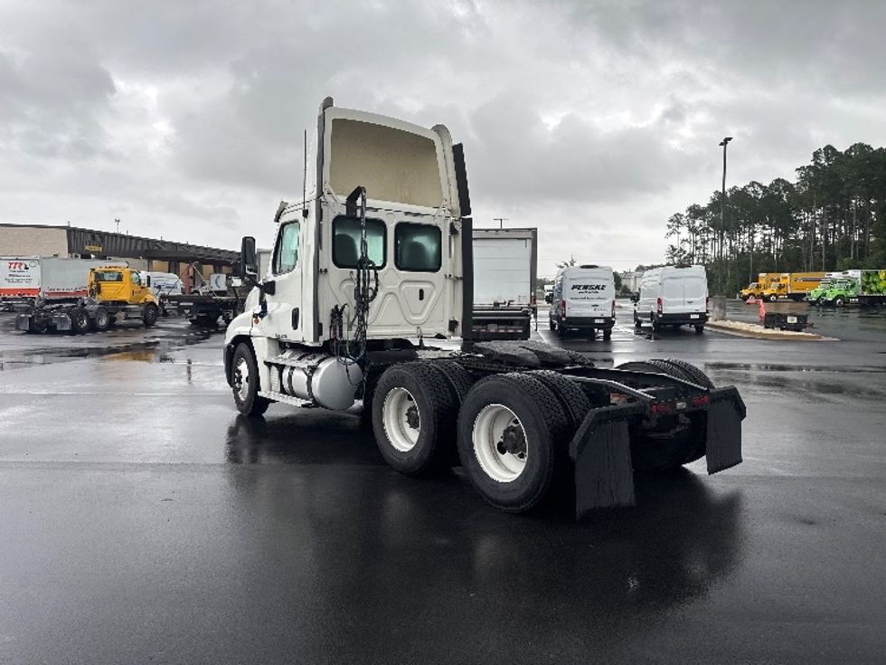 Day Cab Tractor-Heavy Duty Tractors-Freightliner-2019-Cascadia 12564ST-Pensacola-FL-599,725\n\t\tmiles-$ 23,500 - Image 5
