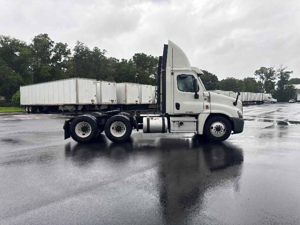 Day Cab Tractor-Heavy Duty Tractors-Freightliner-2019-Cascadia 12564ST-Pensacola-FL-599,725\n\t\tmiles-$ 23,500 - Image 8
