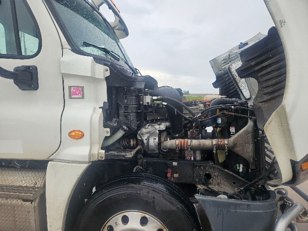 Day Cab Tractor-Heavy Duty Tractors-Freightliner-2019-Cascadia 12564ST-Peosta-IA-698,661\n\t\tmiles-$ 27,250 - Image 15