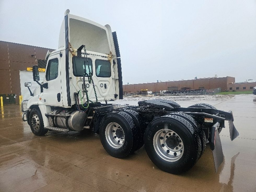 Day Cab Tractor-Heavy Duty Tractors-Freightliner-2019-Cascadia 12564ST-Peosta-IA-698,661\n\t\tmiles-$ 27,250 - Image 5