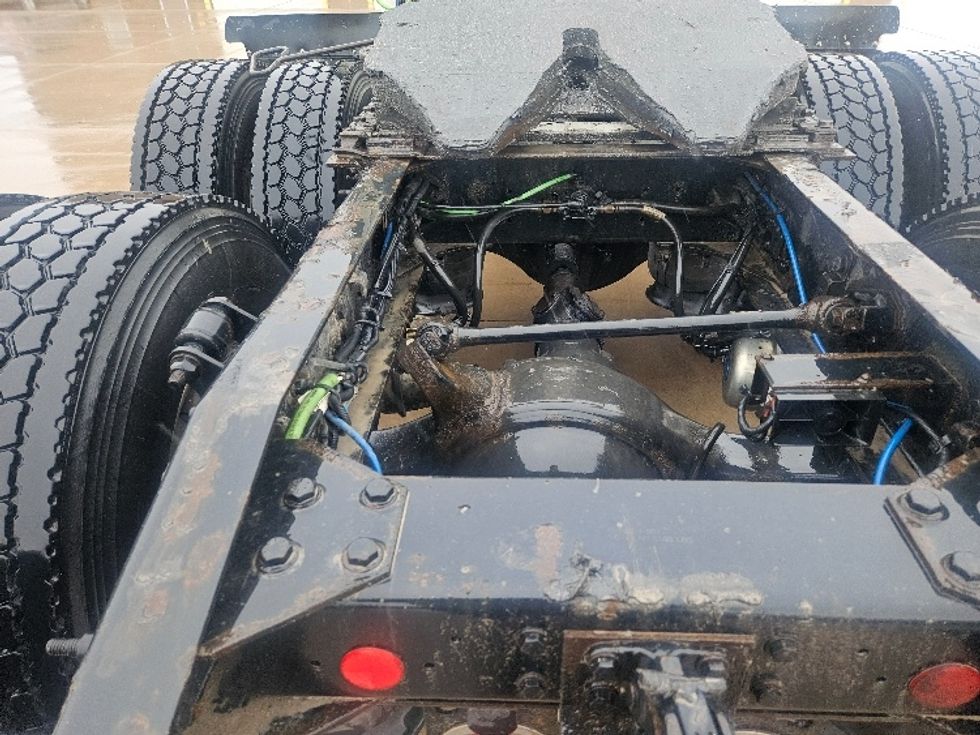 Day Cab Tractor-Heavy Duty Tractors-Freightliner-2019-Cascadia 12564ST-Peosta-IA-698,661\n\t\tmiles-$ 27,250 - Image 6