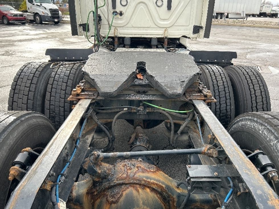 Day Cab Tractor-Heavy Duty Tractors-Freightliner-2019-Cascadia 12564ST-Perrysburg-OH-526,330\n\t\tmiles-$ 37,750 - Image 6