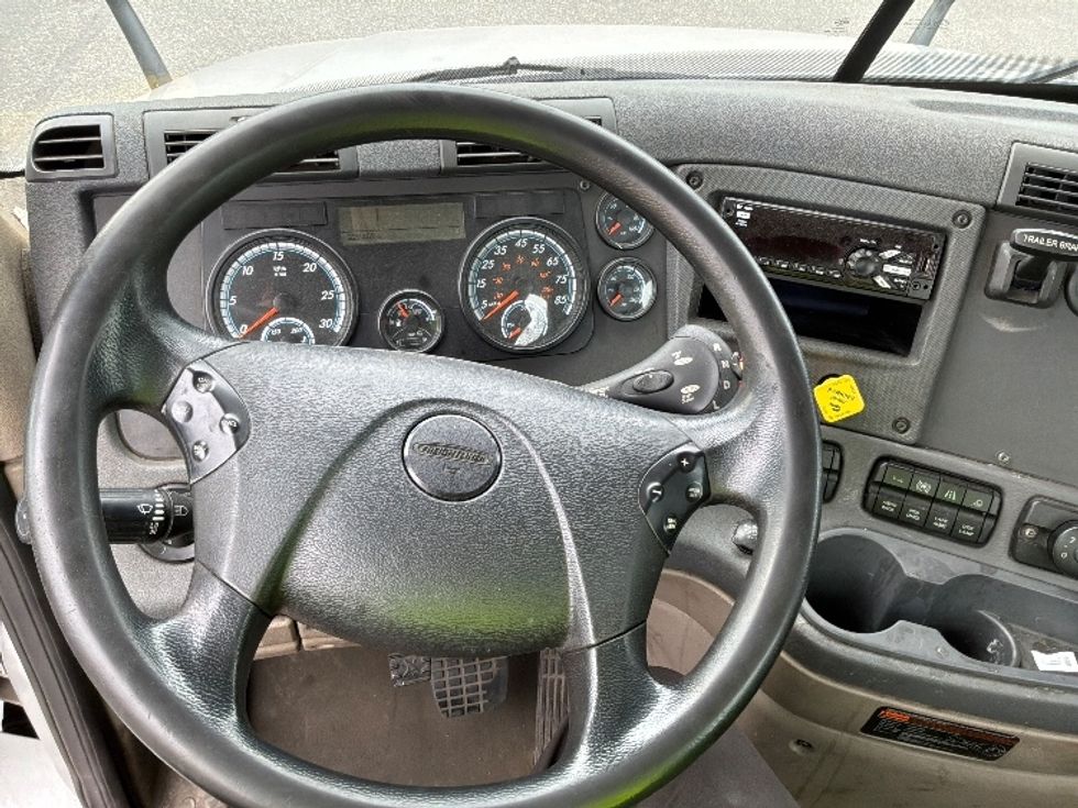 Day Cab Tractor-Heavy Duty Tractors-Freightliner-2019-Cascadia 12564ST-Philadelphia-PA-229,424\n\t\tmiles-$ 41,000 - Image 11