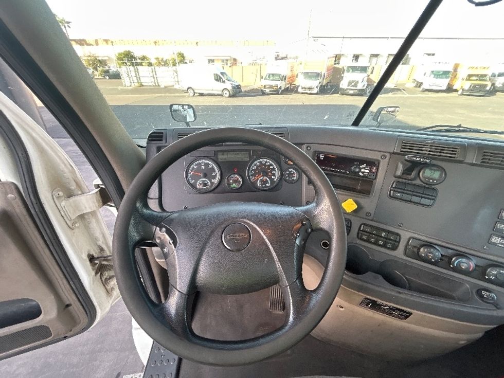 Day Cab Tractor-Heavy Duty Tractors-Freightliner-2019-Cascadia 12564ST-Phoenix-AZ-249,177\n\t\tmiles-$ 50,500 - Image 11