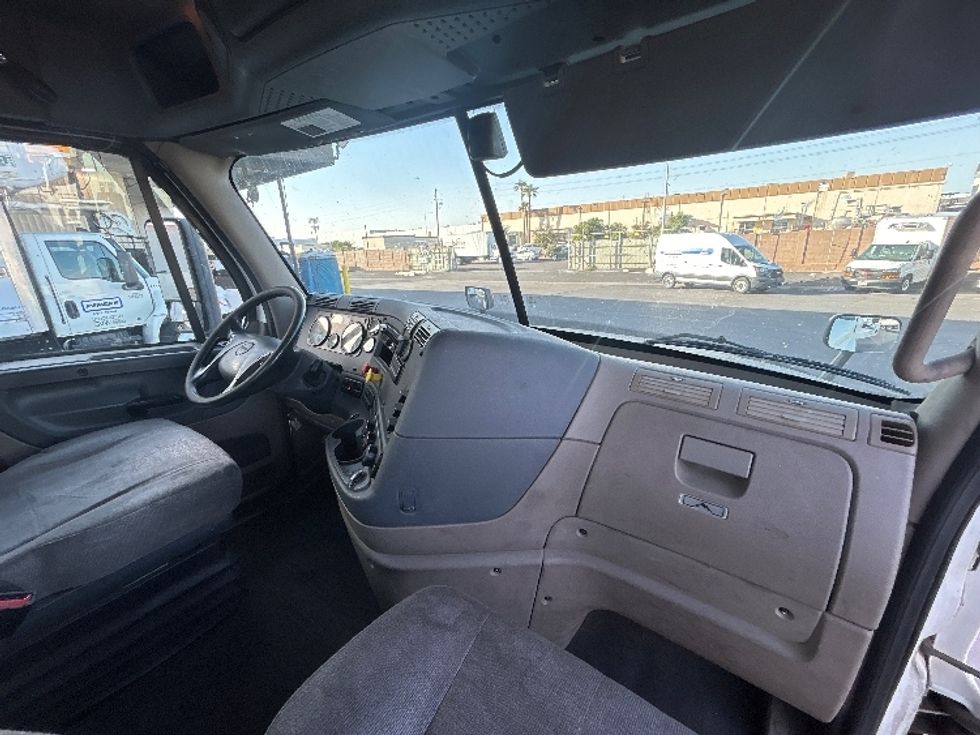 Day Cab Tractor-Heavy Duty Tractors-Freightliner-2019-Cascadia 12564ST-Phoenix-AZ-249,177\n\t\tmiles-$ 50,500 - Image 13