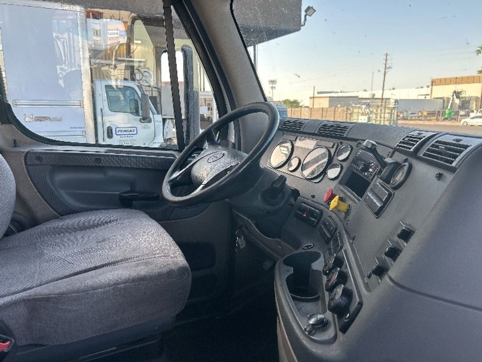 Day Cab Tractor-Heavy Duty Tractors-Freightliner-2019-Cascadia 12564ST-Phoenix-AZ-249,177\n\t\tmiles-$ 50,500 - Image 14