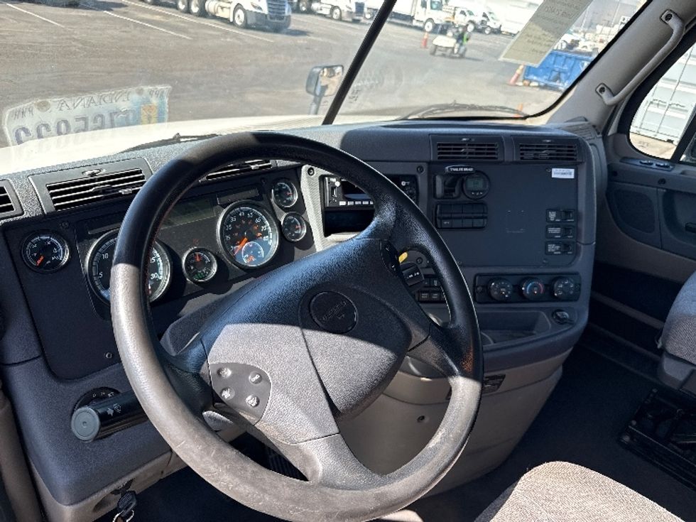Day Cab Tractor-Heavy Duty Tractors-Freightliner-2019-Cascadia 12564ST-Phoenix-AZ-255,165\n\t\tmiles-$ 42,500 - Image 10