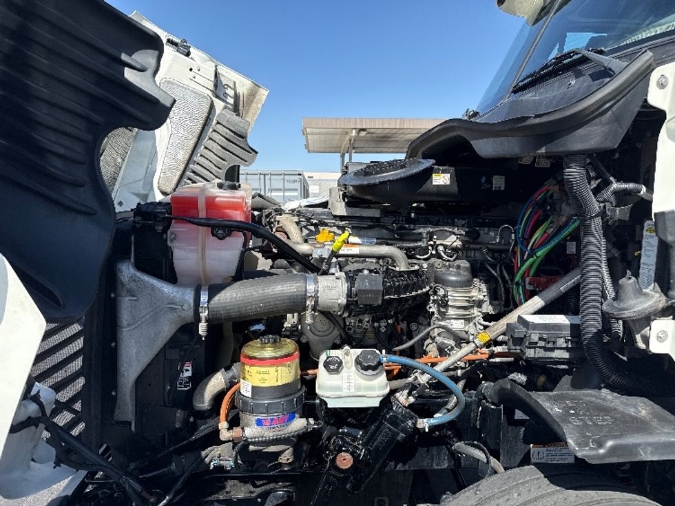 Day Cab Tractor-Heavy Duty Tractors-Freightliner-2019-Cascadia 12564ST-Phoenix-AZ-255,165\n\t\tmiles-$ 42,500 - Image 15