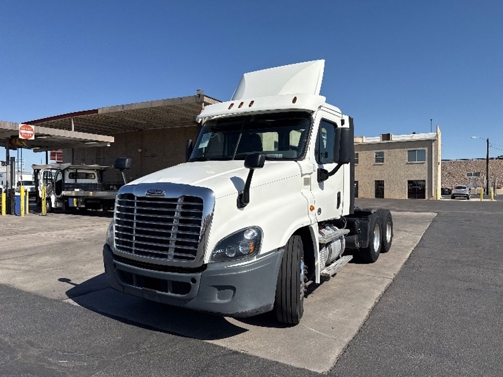 Day Cab Tractor-Heavy Duty Tractors-Freightliner-2019-Cascadia 12564ST-Phoenix-AZ-255,165\n\t\tmiles-$ 42,500 - Image 3