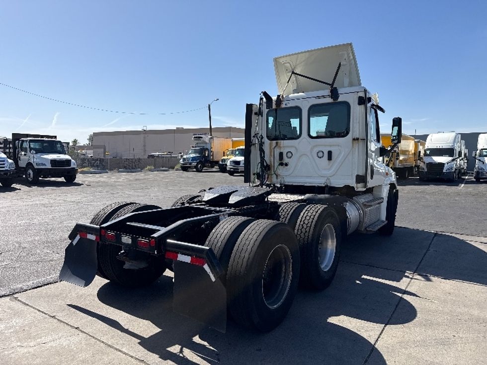 Day Cab Tractor-Heavy Duty Tractors-Freightliner-2019-Cascadia 12564ST-Phoenix-AZ-255,165\n\t\tmiles-$ 42,500 - Image 7
