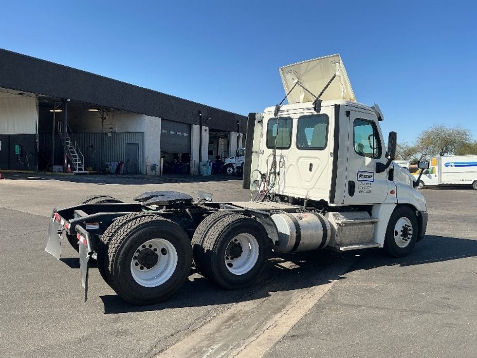 Day Cab Tractor-Heavy Duty Tractors-Freightliner-2019-Cascadia 12564ST-Phoenix-AZ-296,838\n\t\tmiles-$ 40,500 - Image 7