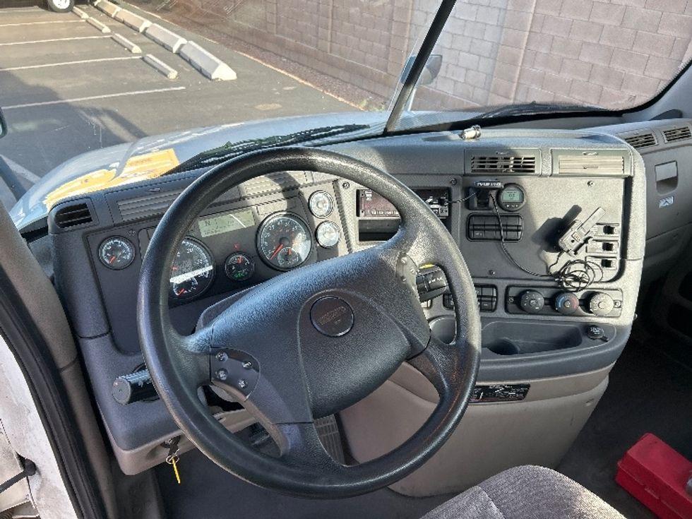 Day Cab Tractor-Heavy Duty Tractors-Freightliner-2019-Cascadia 12564ST-Phoenix-AZ-421,935\n\t\tmiles-$ 36,250 - Image 11