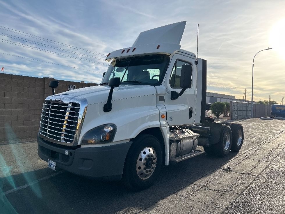 Day Cab Tractor-Heavy Duty Tractors-Freightliner-2019-Cascadia 12564ST-Phoenix-AZ-421,935\n\t\tmiles-$ 36,250 - Image 3