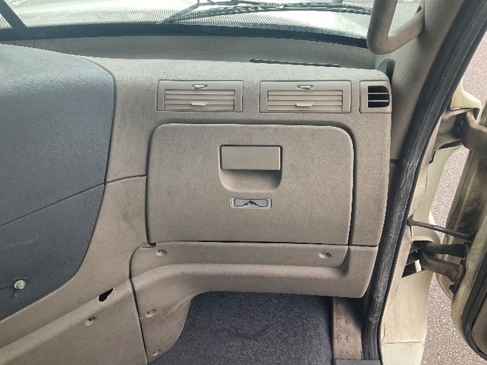 Day Cab Tractor-Heavy Duty Tractors-Freightliner-2019-Cascadia 12564ST-Piqua-OH-614,520\n\t\tmiles-$ 24,250 - Image 13