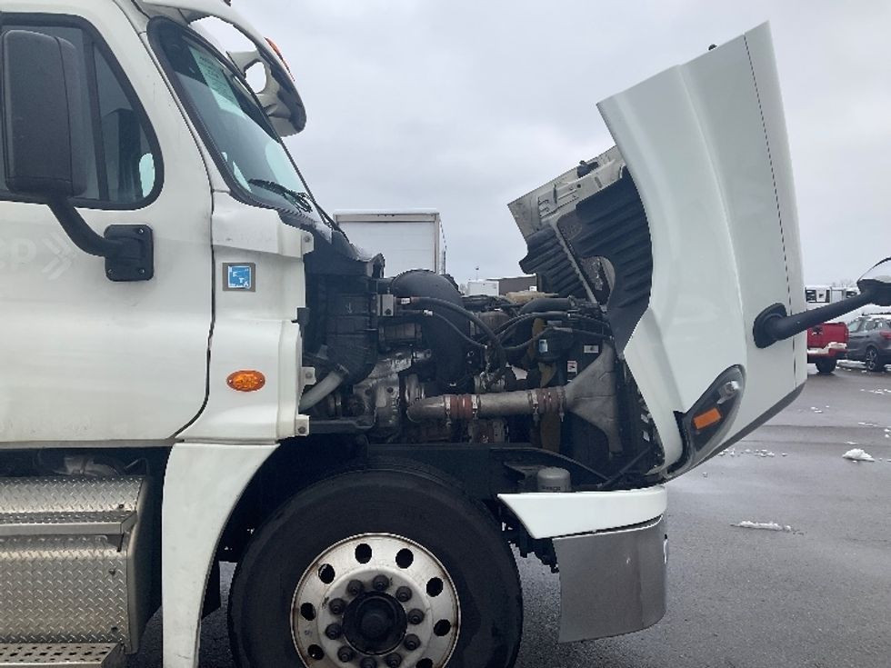 Day Cab Tractor-Heavy Duty Tractors-Freightliner-2019-Cascadia 12564ST-Piqua-OH-614,520\n\t\tmiles-$ 24,250 - Image 15