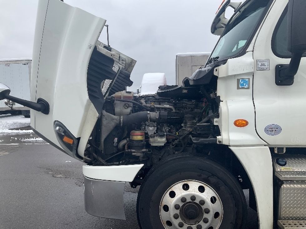 Day Cab Tractor-Heavy Duty Tractors-Freightliner-2019-Cascadia 12564ST-Piqua-OH-614,520\n\t\tmiles-$ 24,250 - Image 16